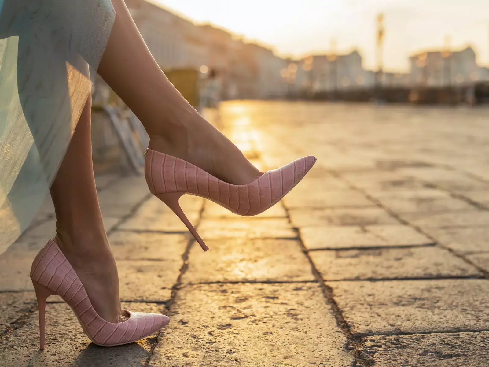 How Wearing High Heels Causes Pain