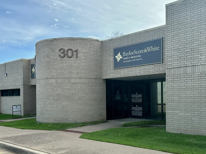 Exterior photo of Baylor Scott & White Family Medicine – Southwest Fort Worth
