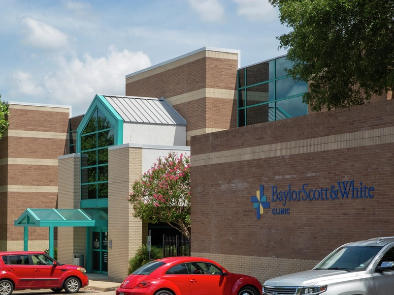 Exterior photo of Baylor Scott & White Clinic – College Station University Drive