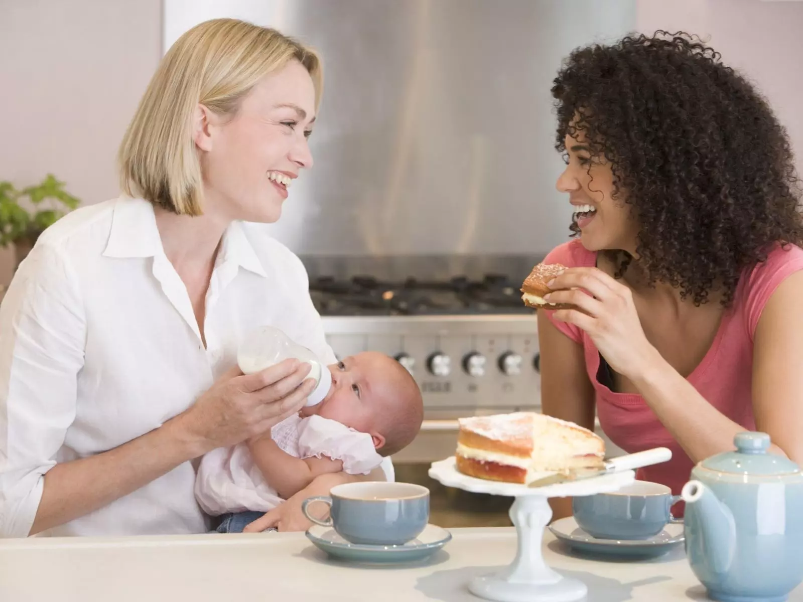How to support a new mother's postpartum mental health