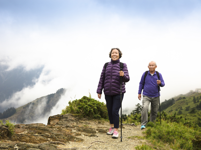 couple hiking after recovering from hip replacement surgery